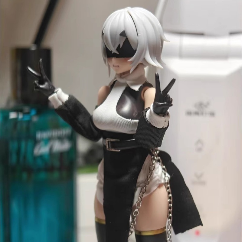 1/12 Scale Colored Off Shoulde - Model Kit Girl recension och pris